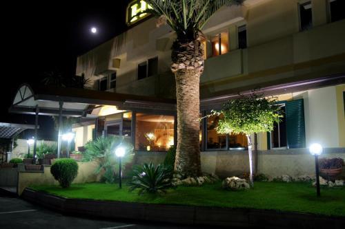 Meridiano Hotel Naples Luaran gambar